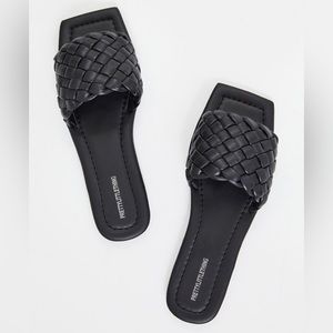 ✨ CLEAR OUT SALE ✨ PrettyLittleThing Black Square Toe Basket Weave Mule Sandals